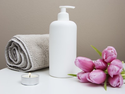 Bien-être relaxation - Massage thérapeutique spa détente avec huiles essentielles aromathérapie soins corps professionnels